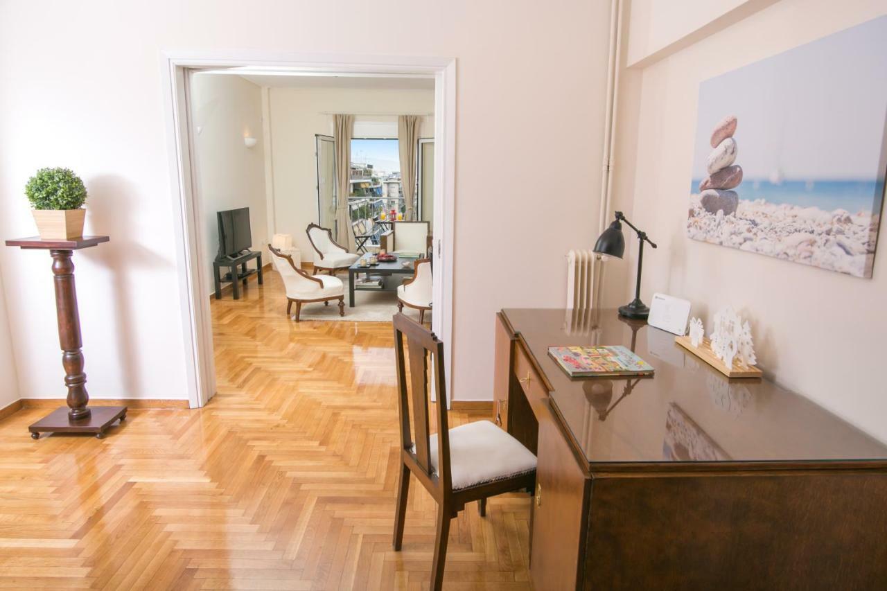 Appartamento Magnificent Luxury Retrostyle Flat Acropolis View Atene Esterno foto