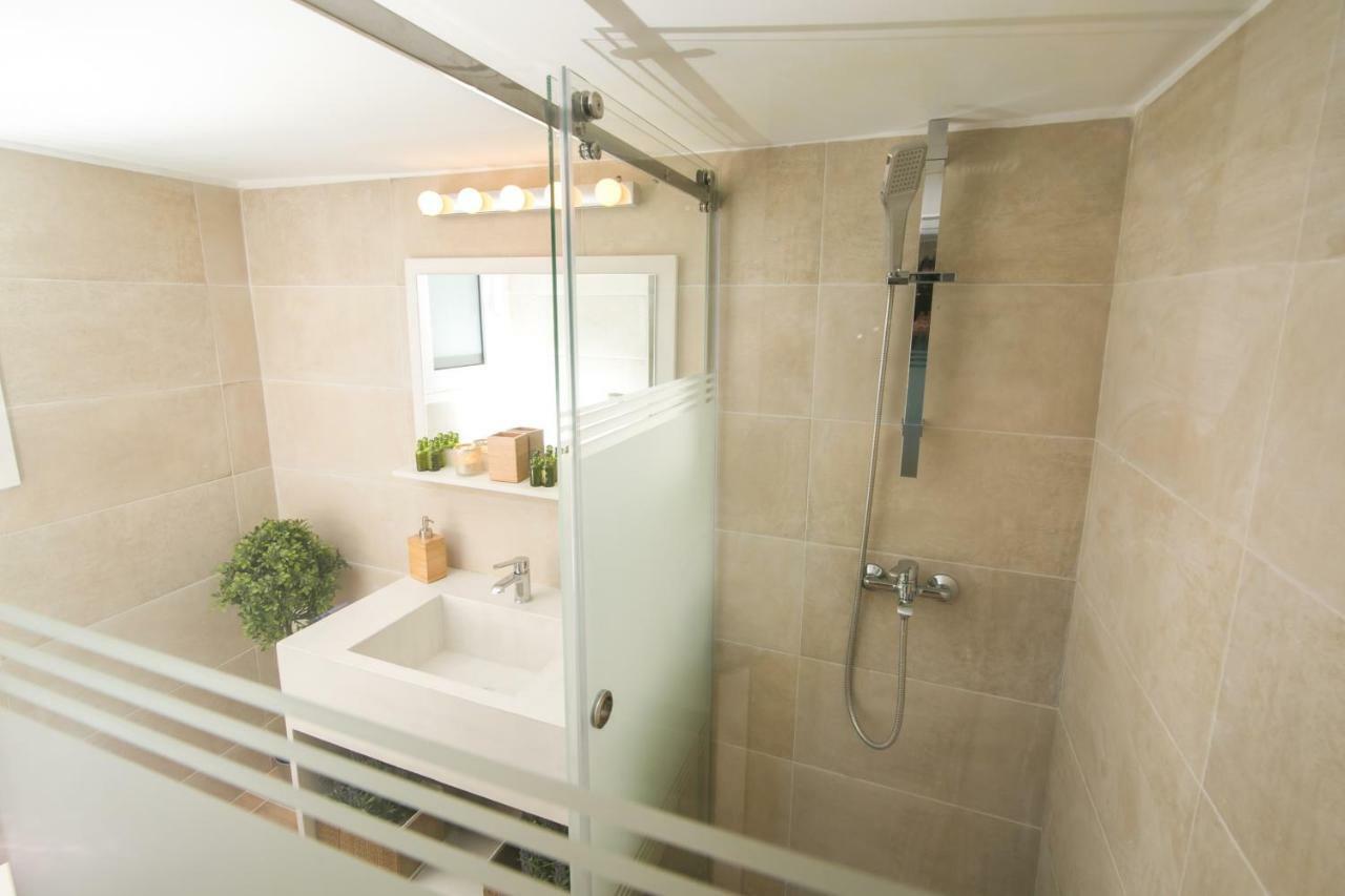 Appartamento Magnificent Luxury Retrostyle Flat Acropolis View Atene Esterno foto