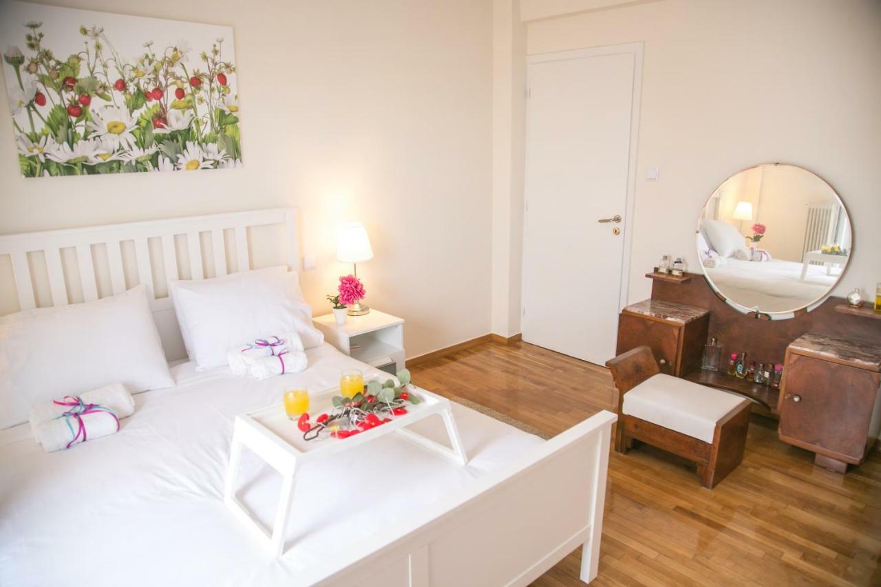 Appartamento Magnificent Luxury Retrostyle Flat Acropolis View Atene Esterno foto